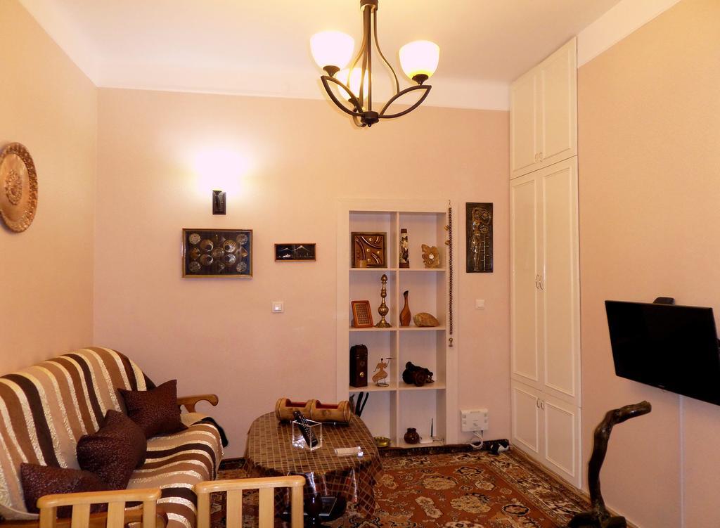 Ara & Gaya Аpartment Διαμέρισμα Γιερεβάν Εξωτερικό φωτογραφία