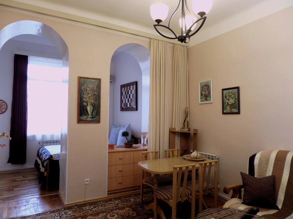 Ara & Gaya Аpartment Διαμέρισμα Γιερεβάν Εξωτερικό φωτογραφία