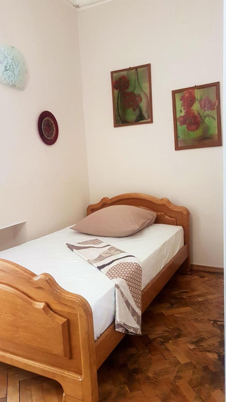 Ara & Gaya Аpartment Διαμέρισμα Γιερεβάν Εξωτερικό φωτογραφία